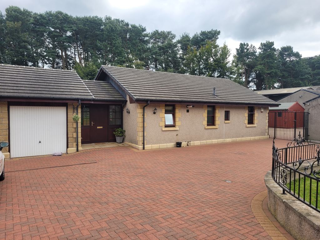 2 bed bungalow to rent in Bowhouse Stables, Maddiston FK2, £1,295 pcm