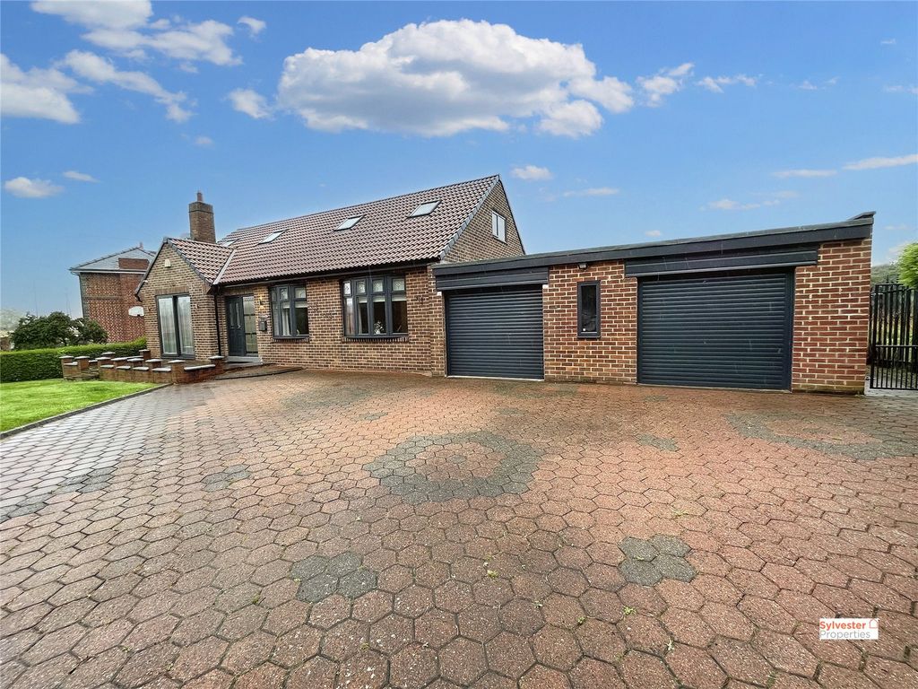 5 bed bungalow for sale in Southlea, The Middles, Stanley, County Durham DH9, £390,000