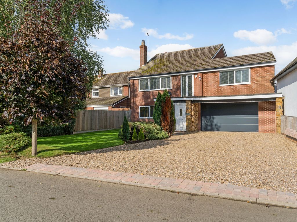 5 bed detached house for sale in London End, Priors Hardwick CV47, £675,000