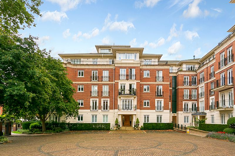 3 bed flat for sale in Clevedon Road, Twickenham TW1, £2,000,000
