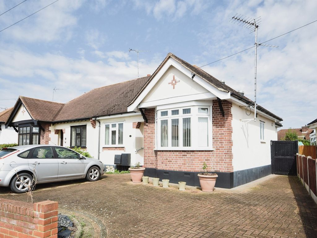 3 bed semi-detached bungalow for sale in Burnside Crescent, Broomfield, Chelmsford CM1, £350,000
