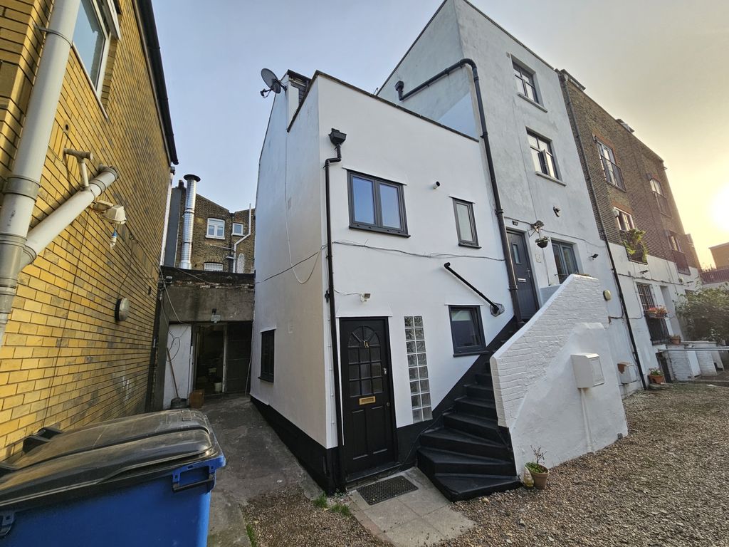 2 bed end terrace house for sale in Regal Row, London SE15, £375,000