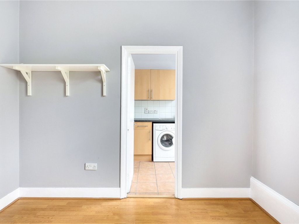 1 bed flat for sale in Anton Street, Hackney, London E8, £350,000