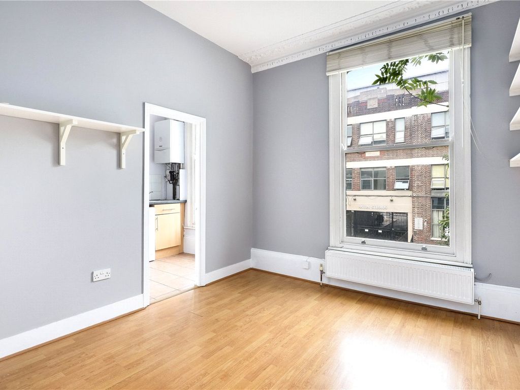 1 bed flat for sale in Anton Street, Hackney, London E8, £350,000