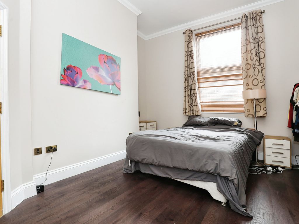 2 bed flat for sale in 16 Warwick Road, Stratford-Upon-Avon CV37, £375,000