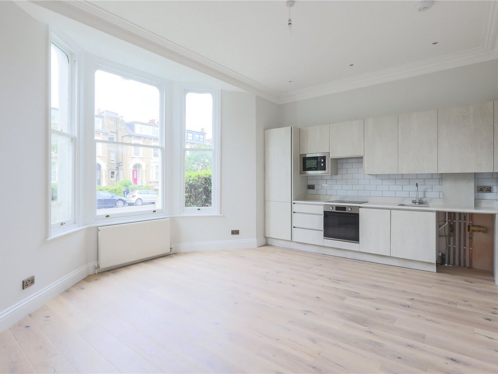 1 bed maisonette for sale in Queens Drive, Finsbury Park, London N4, £375,000