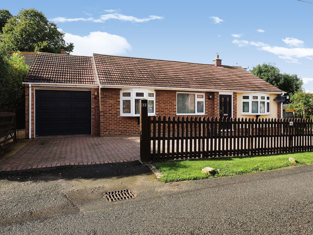 3 bed bungalow for sale in Bakers Lane, Redmile, Nottingham, Leicestershire NG13, £370,000