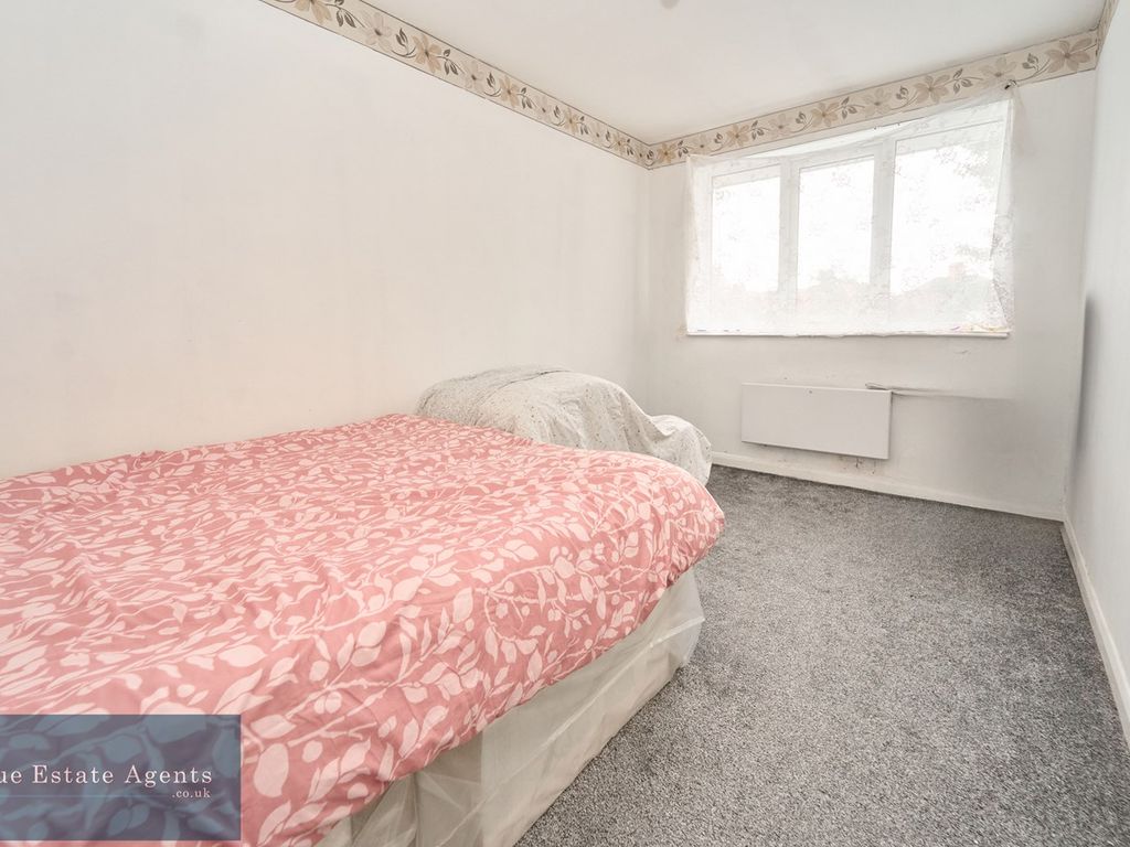 3 bed end terrace house for sale in Beechcroft Close, Hounslow TW5, £459,950