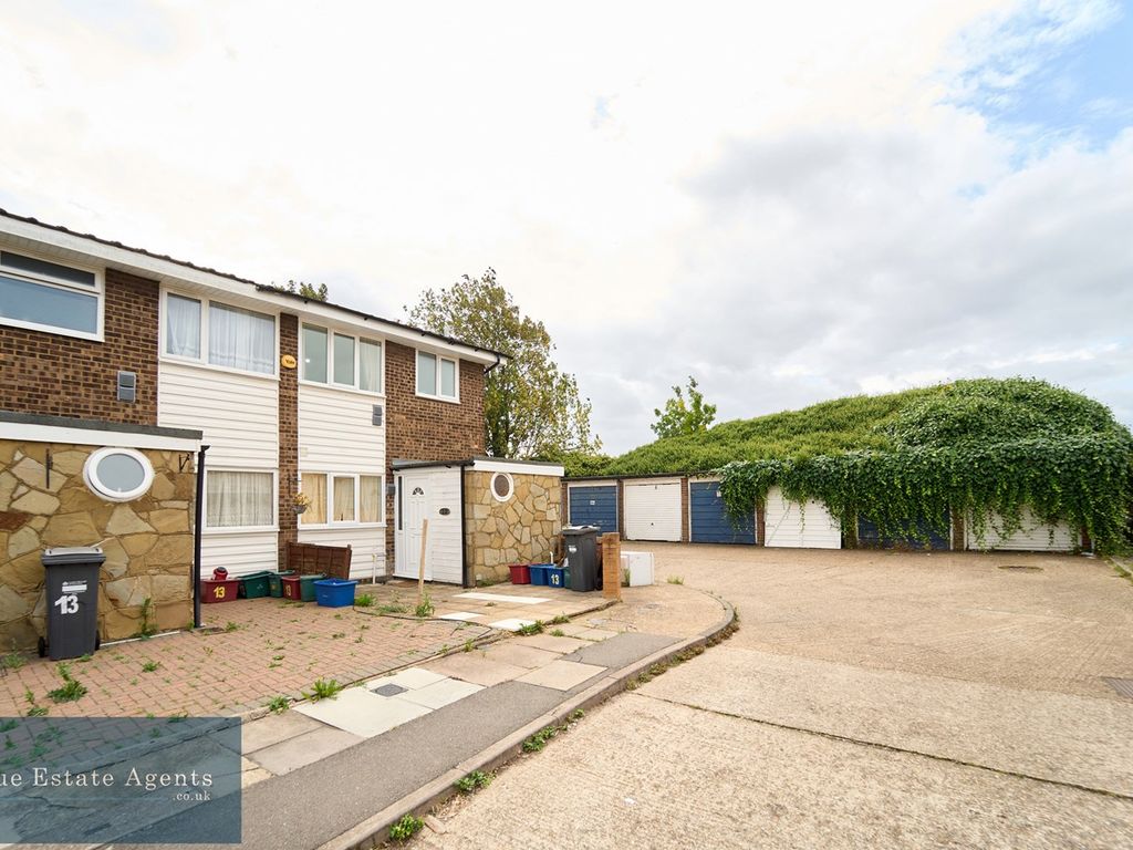 3 bed end terrace house for sale in Beechcroft Close, Hounslow TW5, £459,950