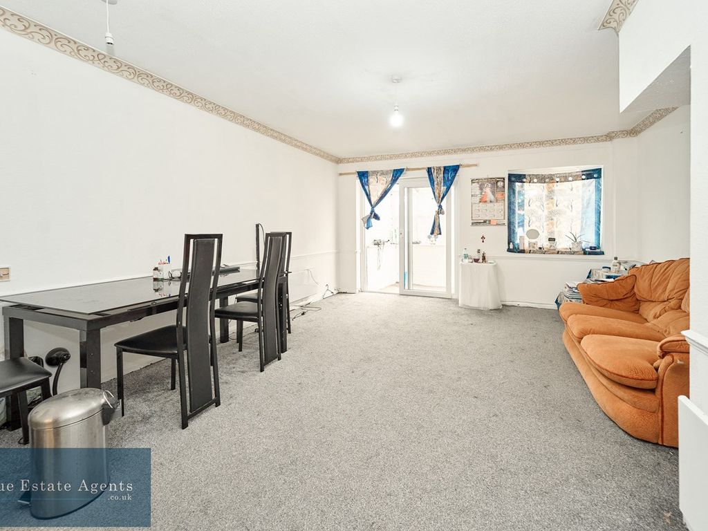 3 bed end terrace house for sale in Beechcroft Close, Hounslow TW5, £459,950