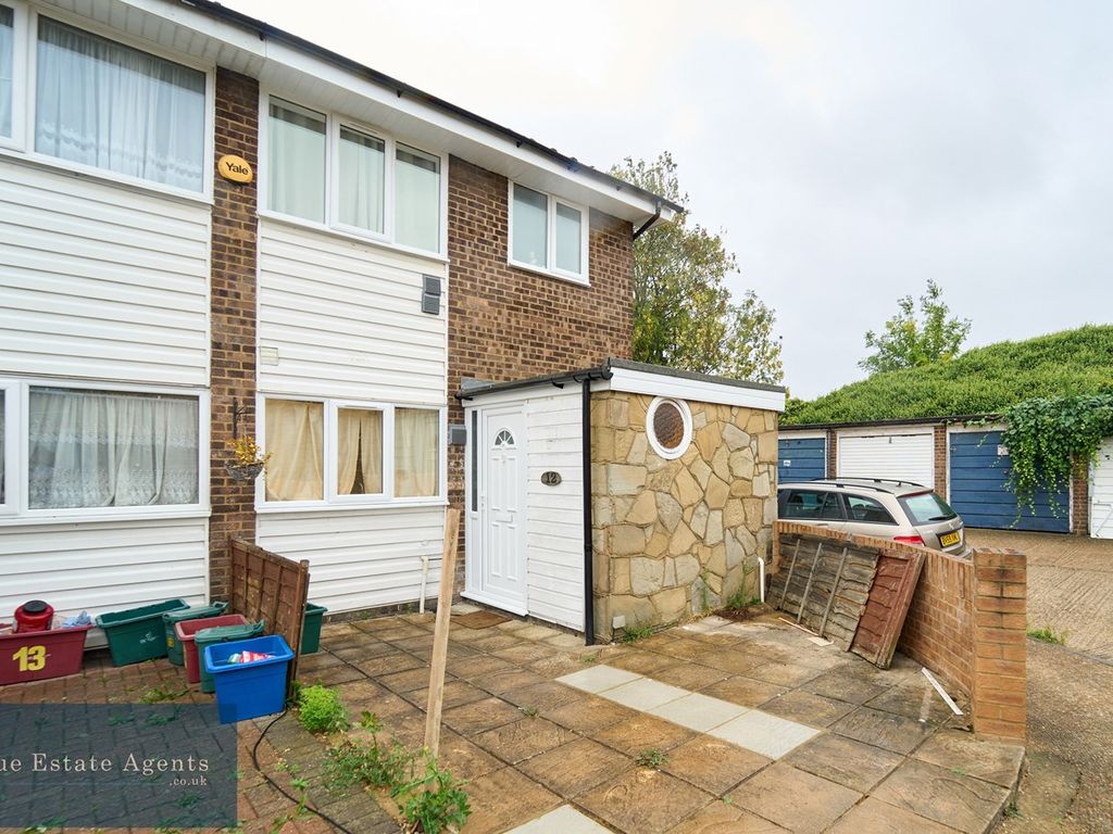 3 bed end terrace house for sale in Beechcroft Close, Hounslow TW5, £459,950