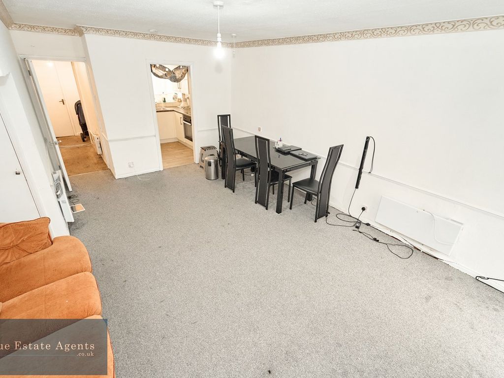 3 bed end terrace house for sale in Beechcroft Close, Hounslow TW5, £459,950