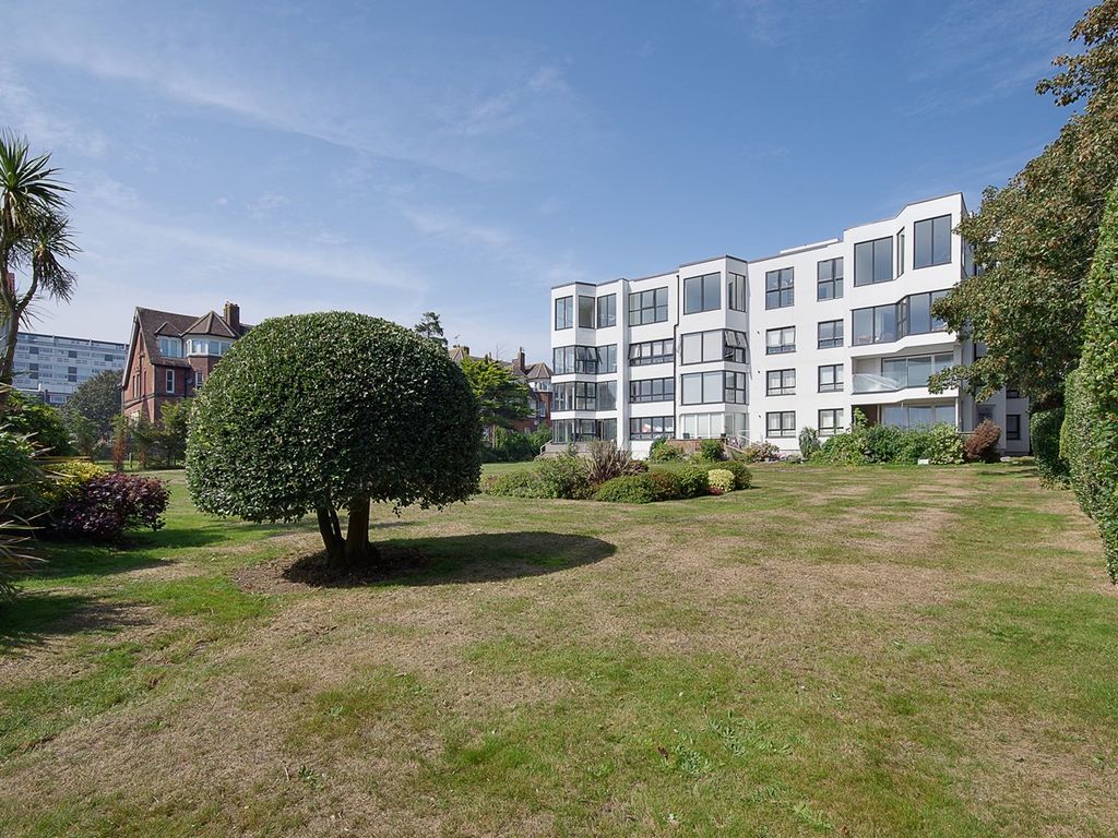 2 bed flat for sale in Fairlea, West Cliff Road, Bournemouth BH2, £1,095,000