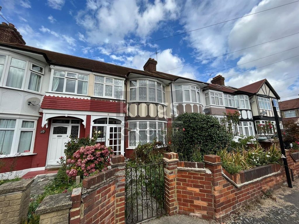 3 bed terraced house for sale in Middleton Close, London E4, £475,000