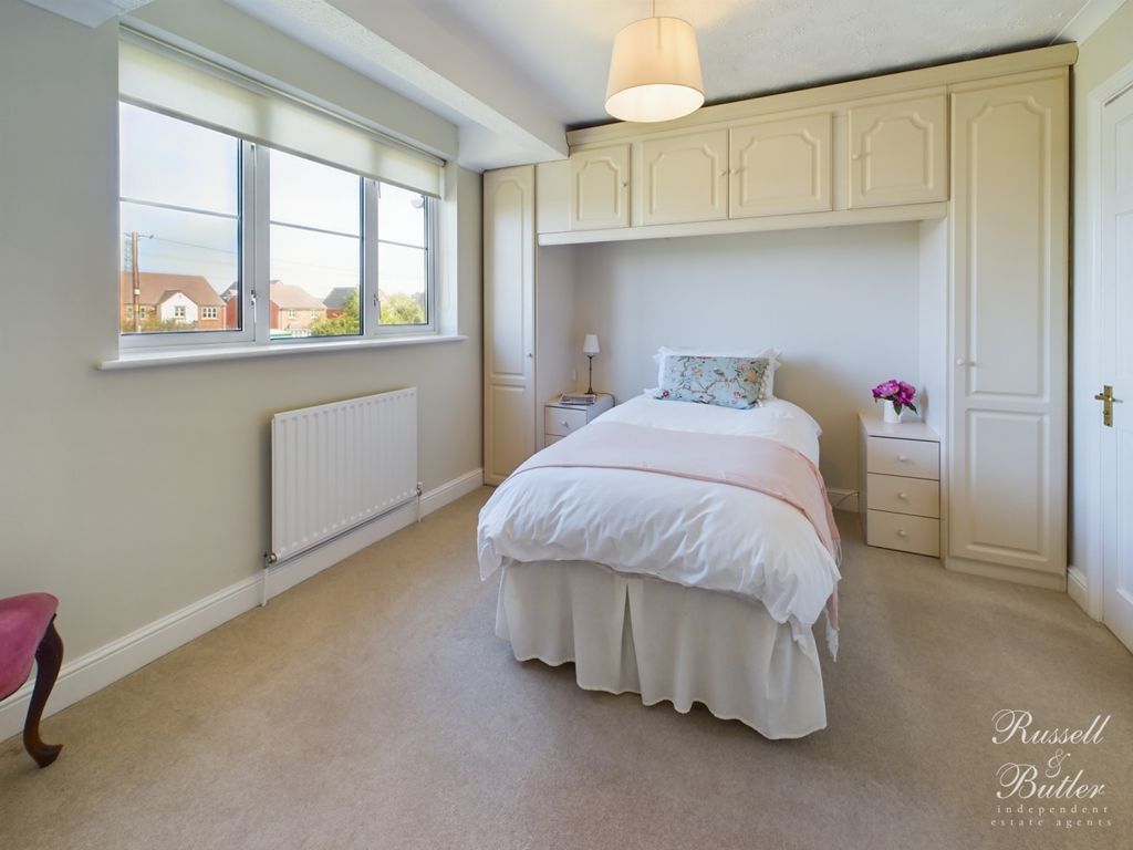 4 bed detached house for sale in Braven Field, Padbury, Buckingham MK18, £449,995