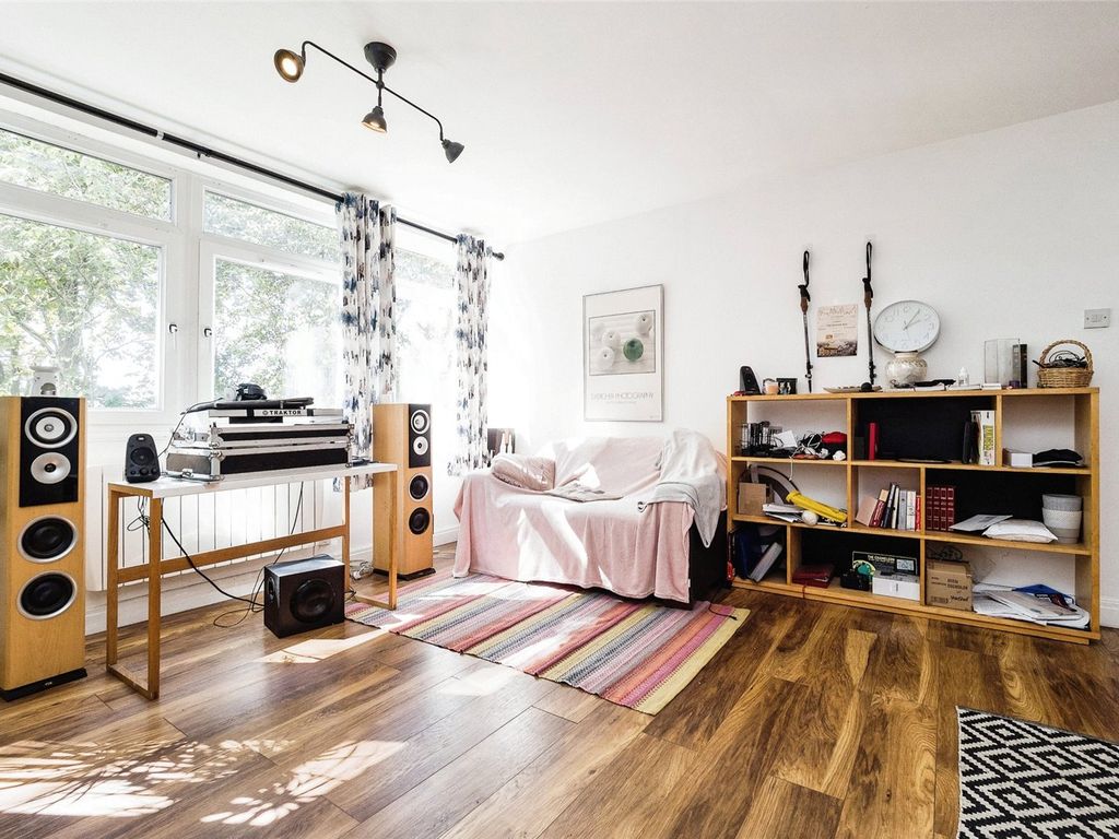 2 bed flat for sale in St. Mary's Lodge, St. Mary's Avenue, London E11, £495,000