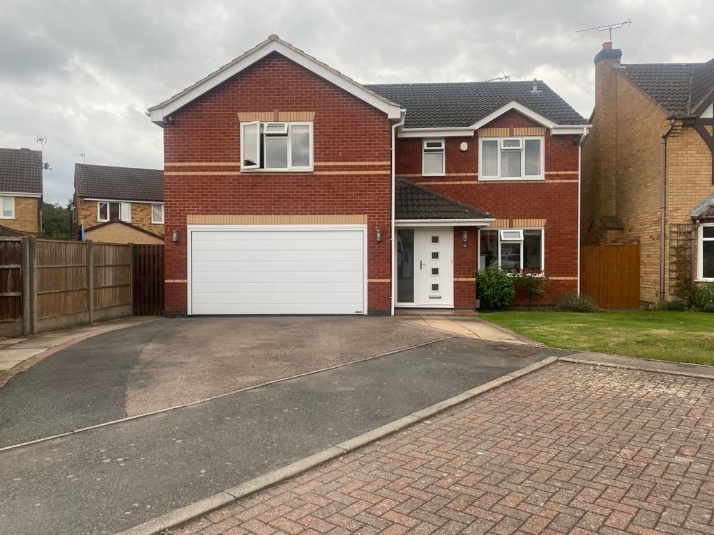 4 bed detached house for sale in Elliot Close, Whetstone, Leicester LE8, £575,000