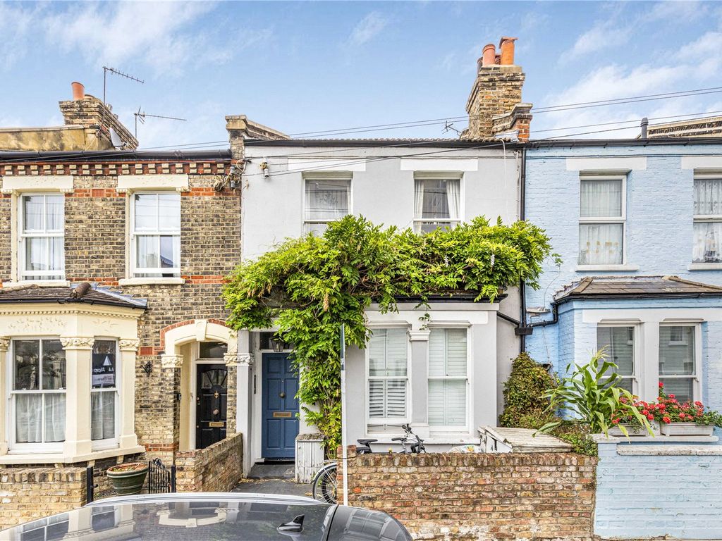 2 bed flat for sale in Dymock Street, London SW6, £725,000