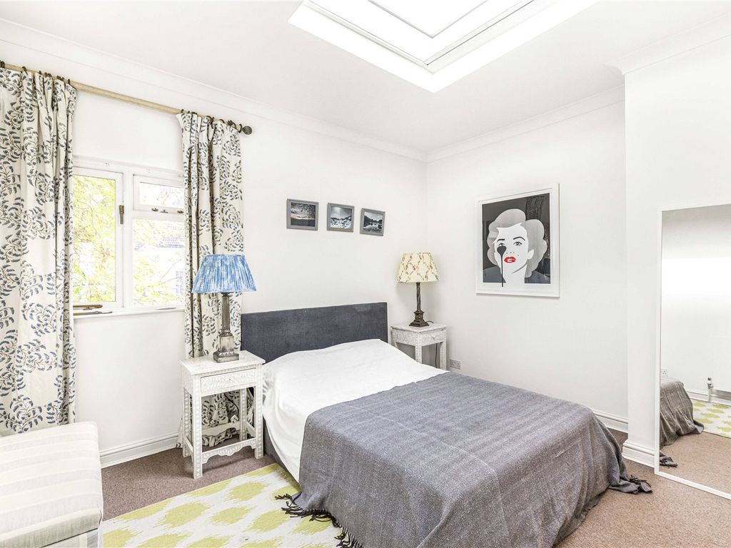 2 bed flat for sale in Dymock Street, London SW6, £725,000