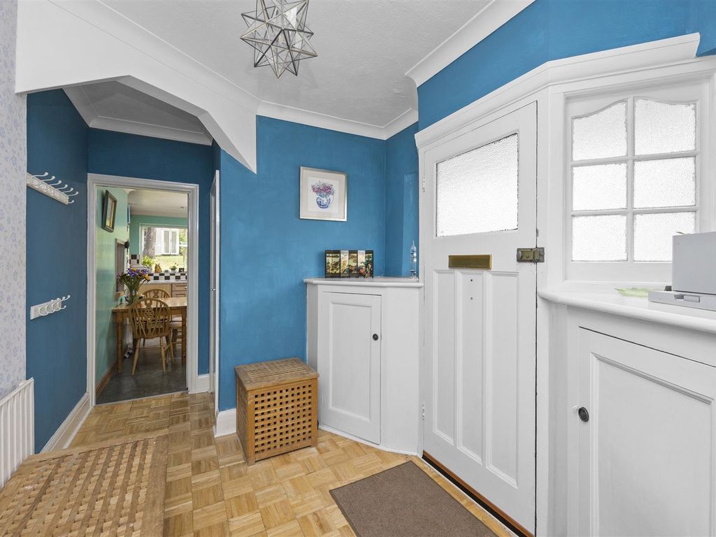 3 bed property for sale in Overhill Drive, Patcham Village, Brighton BN1, £550,000