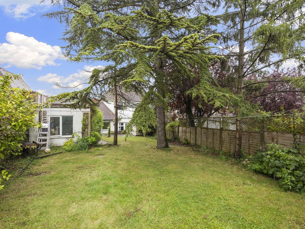 3 bed property for sale in Overhill Drive, Patcham Village, Brighton BN1, £550,000