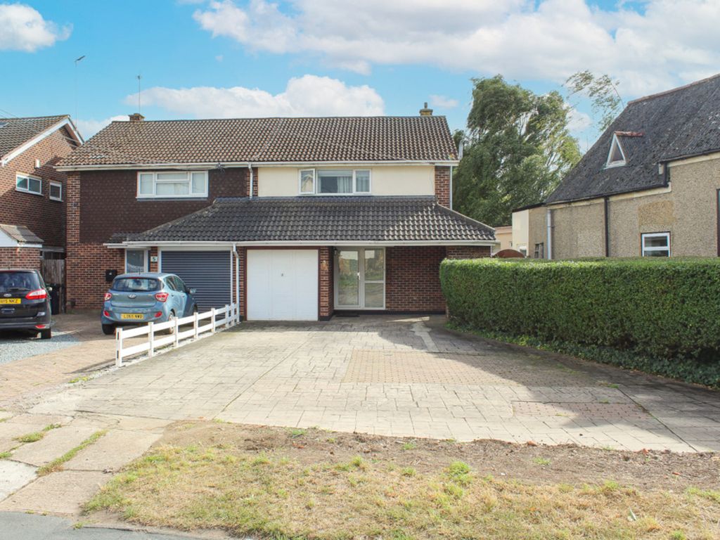 3 bed semi-detached house for sale in Nevendon Road, Wickford SS12, £400,000