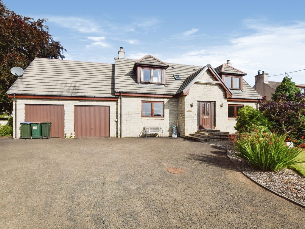 5 bed detached house for sale in New Alyth, Blairgowrie PH11, £380,000