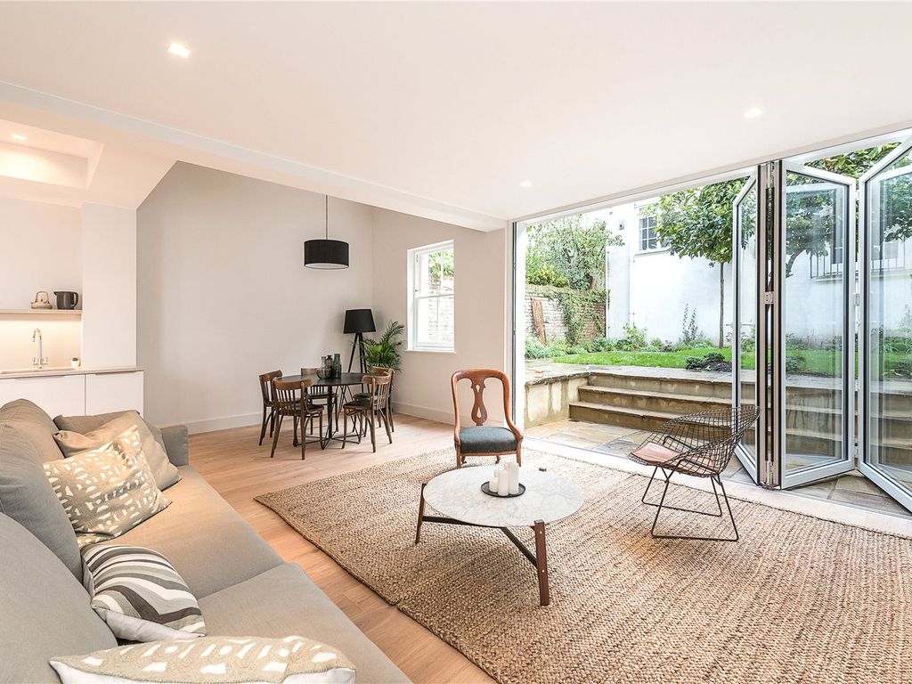 3 bed flat for sale in Westbourne Terrace, London W2, £1,400,000