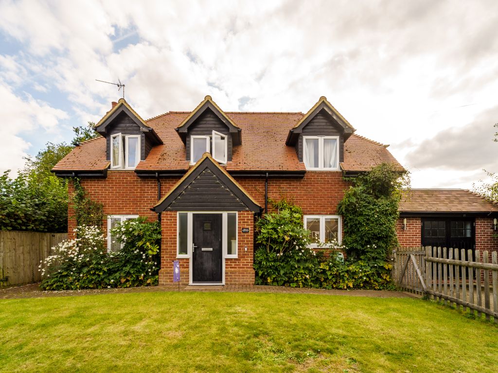3 bed detached house for sale in Whitehall Lane, Checkendon, Berkshire RG8, £700,000