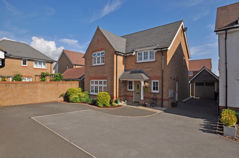 4 bed detached house for sale in Stylish Family Hose, Excalibur Drive, Newport NP20, £390,000