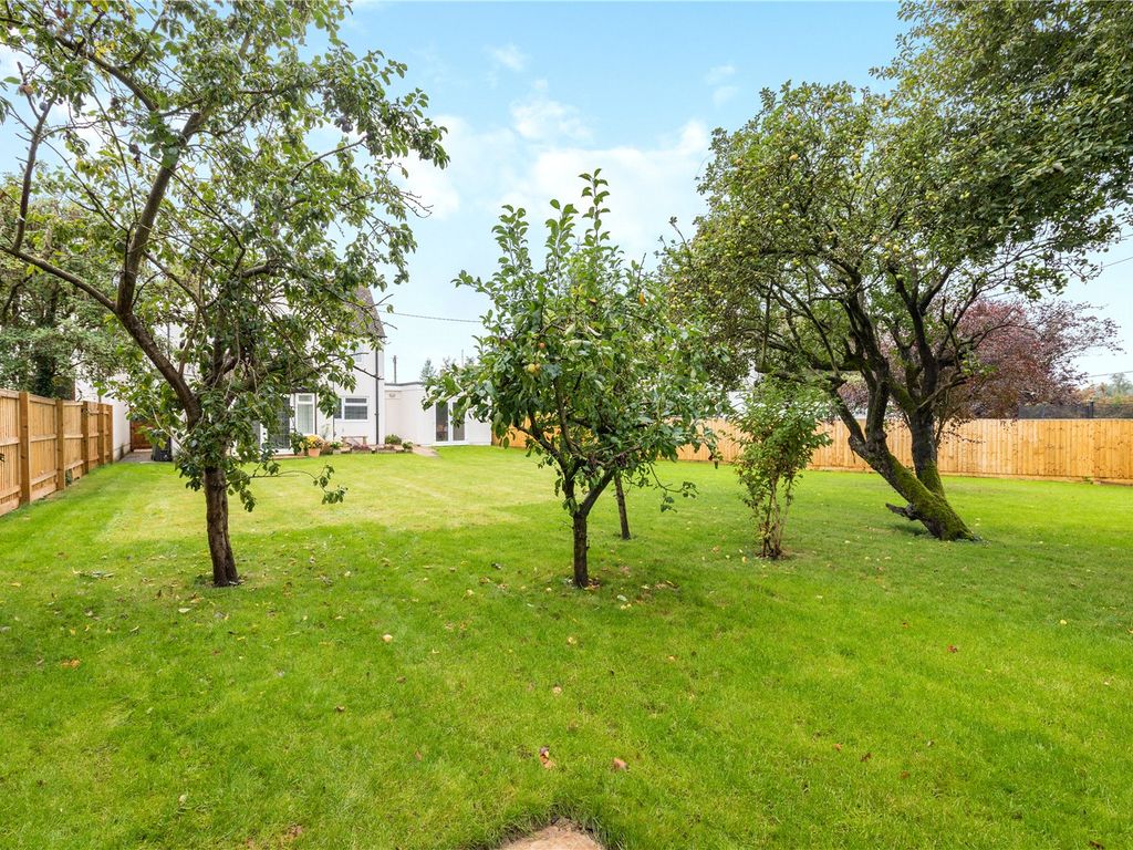 3 bed detached house for sale in Bowling Green Avenue, Cirencester, Gloucestershire GL7, £650,000
