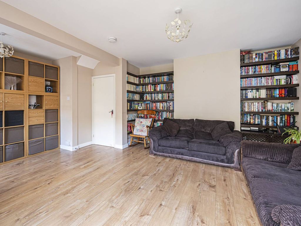 3 bed terraced house for sale in Avis Square, Limehouse, London E1, £650,000
