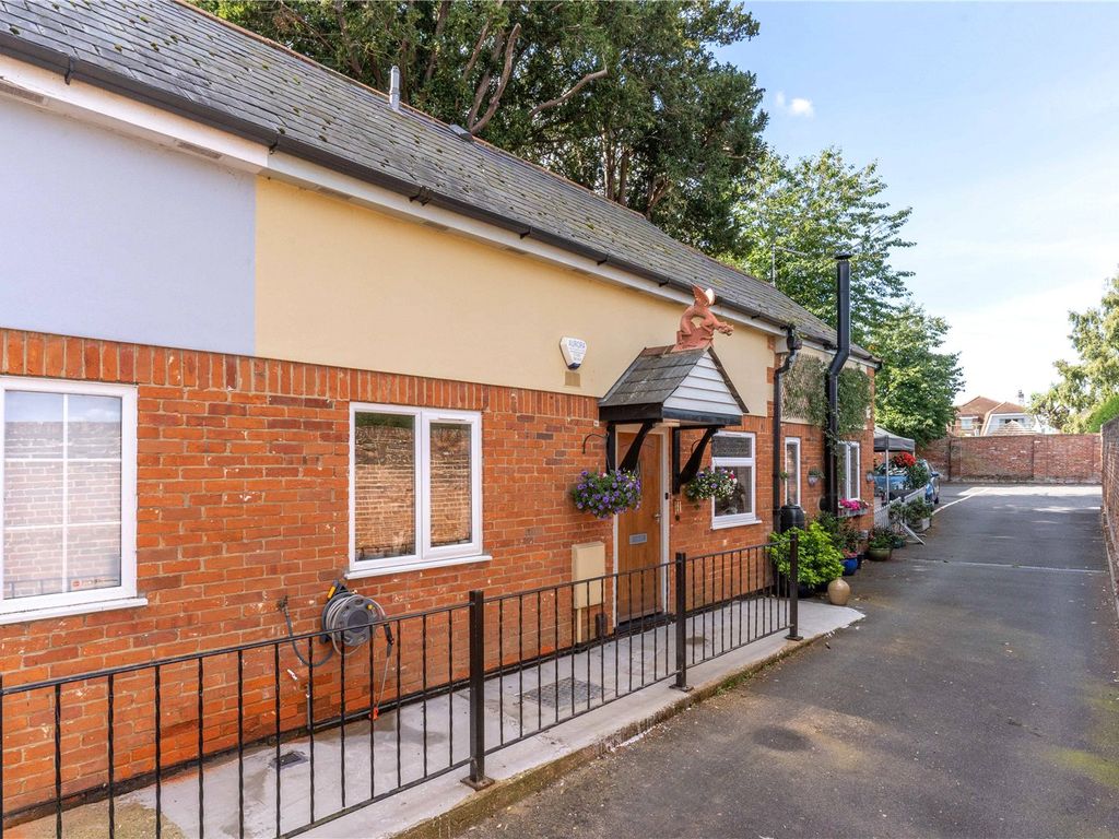 2 bed semi-detached house for sale in High Street, Saffron Walden, Essex CB10, £365,000