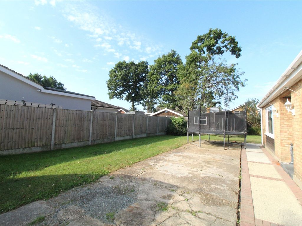 3 bed bungalow for sale in Crouch Avenue, Hullbridge, Essex SS5, £525,000