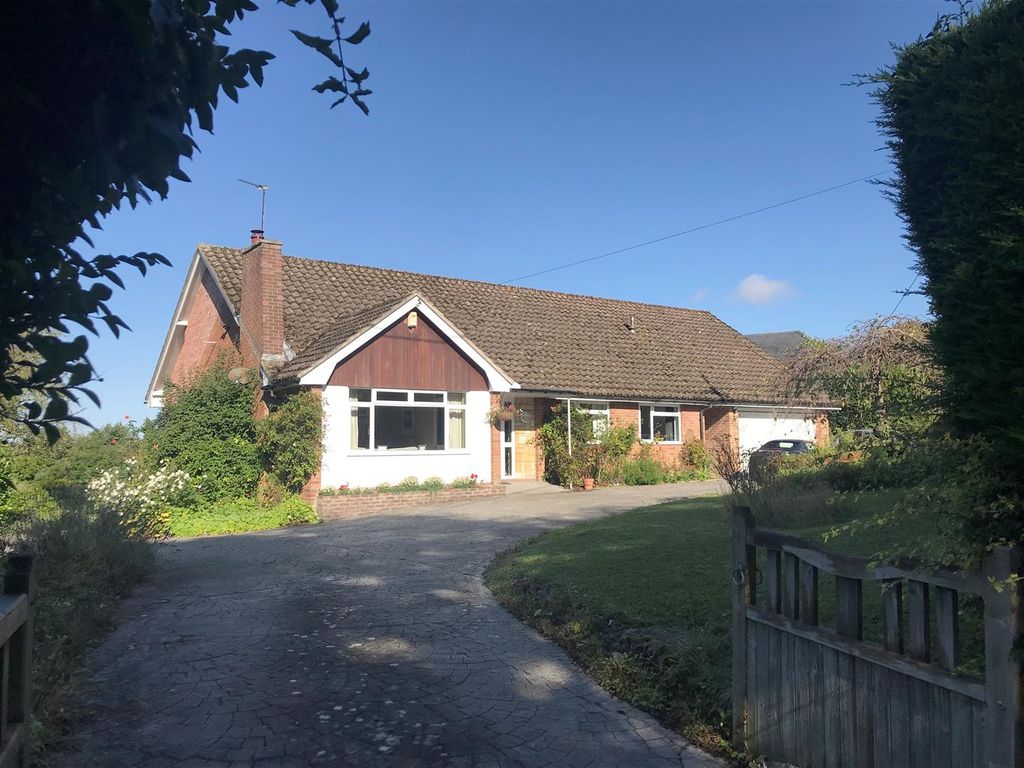 4 bed bungalow for sale in Downs Road, Compton, Newbury RG20, £850,000