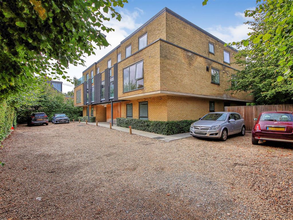 2 bed flat for sale in Springfield Road, Cambridge CB4, £500,000