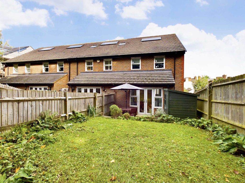 2 bed property for sale in Apsley Station - Aston Close, Apsley HP3, £475,000