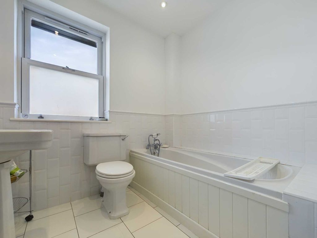 2 bed property for sale in Apsley Station - Aston Close, Apsley HP3, £475,000