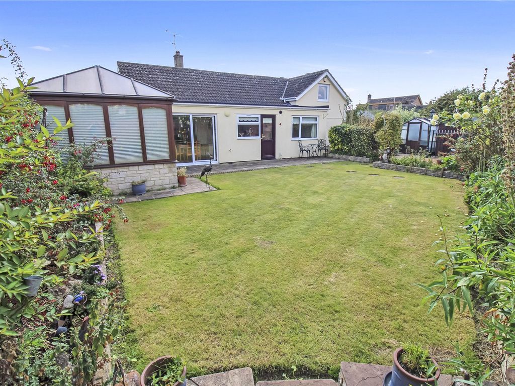 4 bed bungalow for sale in Restrop View, Purton, Swindon, Wiltshire SN5, £545,000