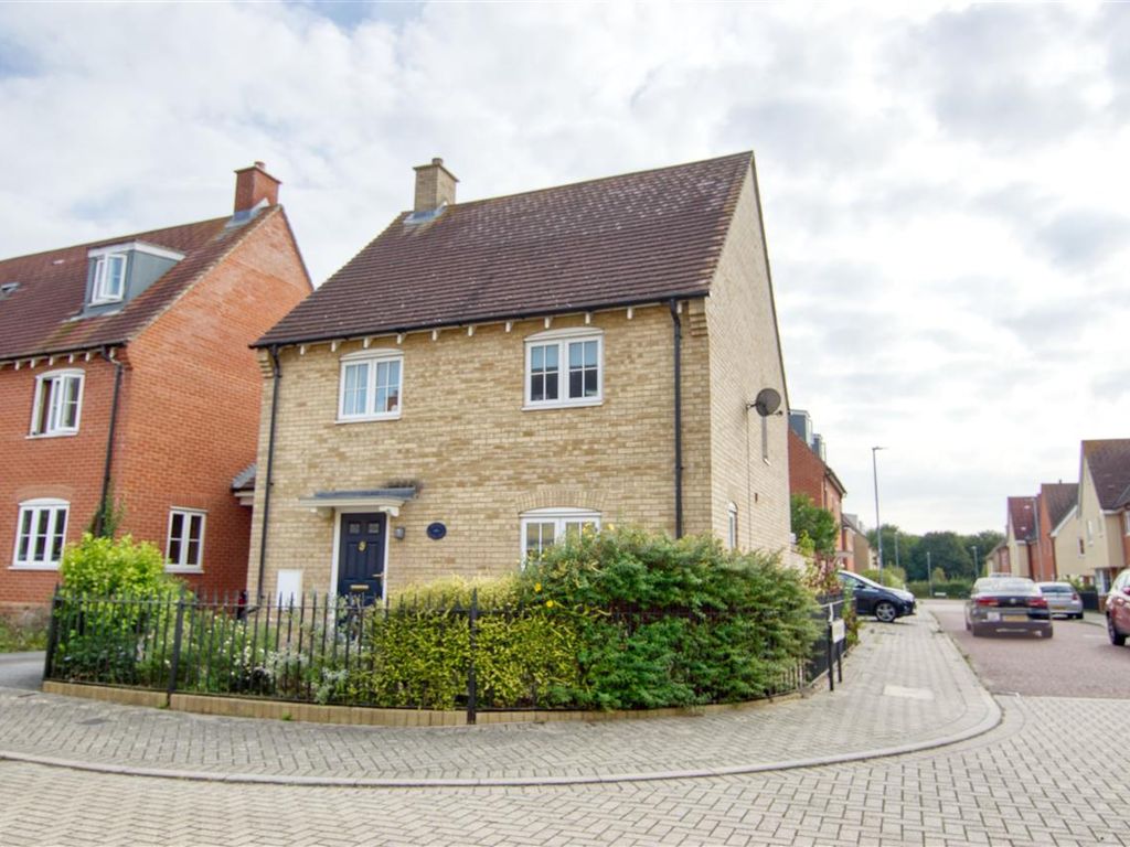 3 bed detached house for sale in Mario Way, Colchester CO2, £345,000