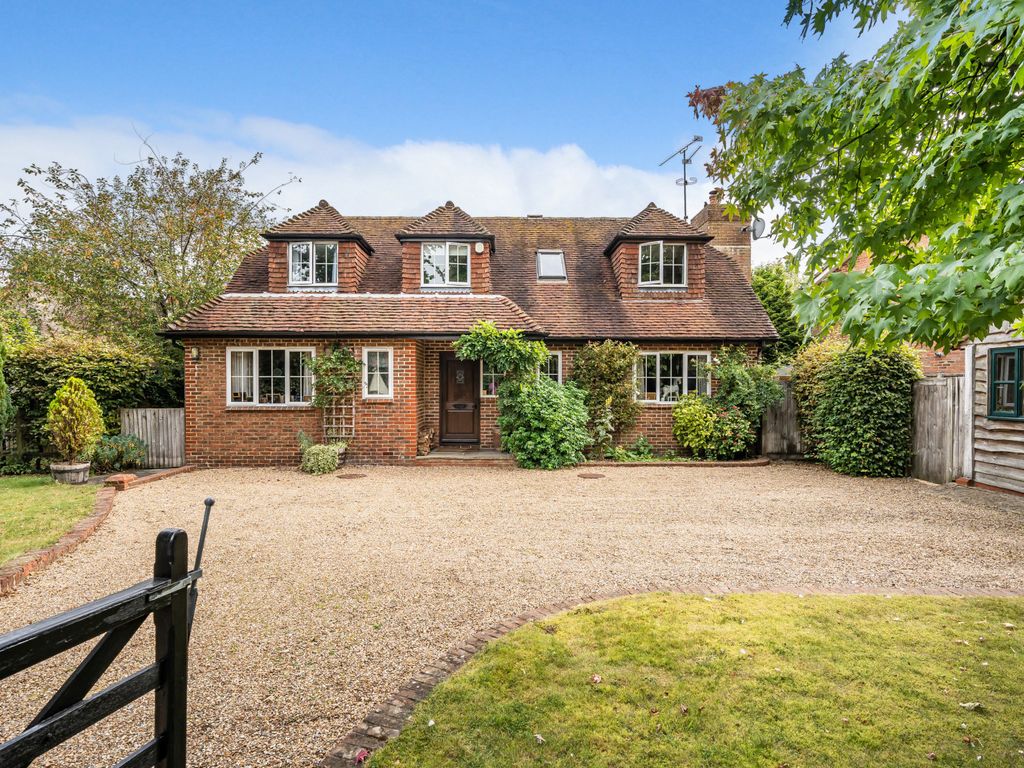 3 bed detached house for sale in Horsham Road, Cranleigh GU6, £825,000