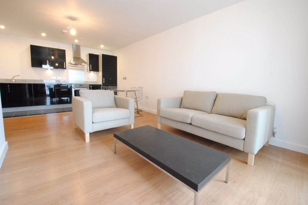 2 bed flat to rent in Barge Walk, City Peninsula, London SE10, £2,200 pcm