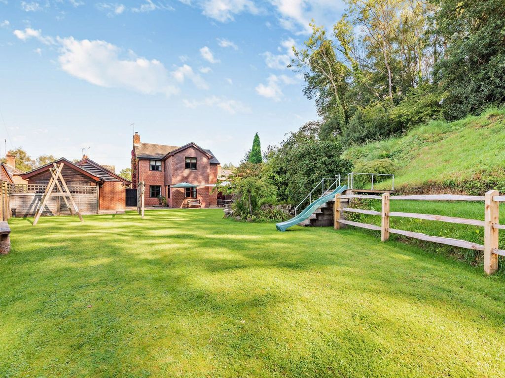 4 bed detached house for sale in Barley Hill, Dunbridge, Romsey, Hampshire SO51, £725,000