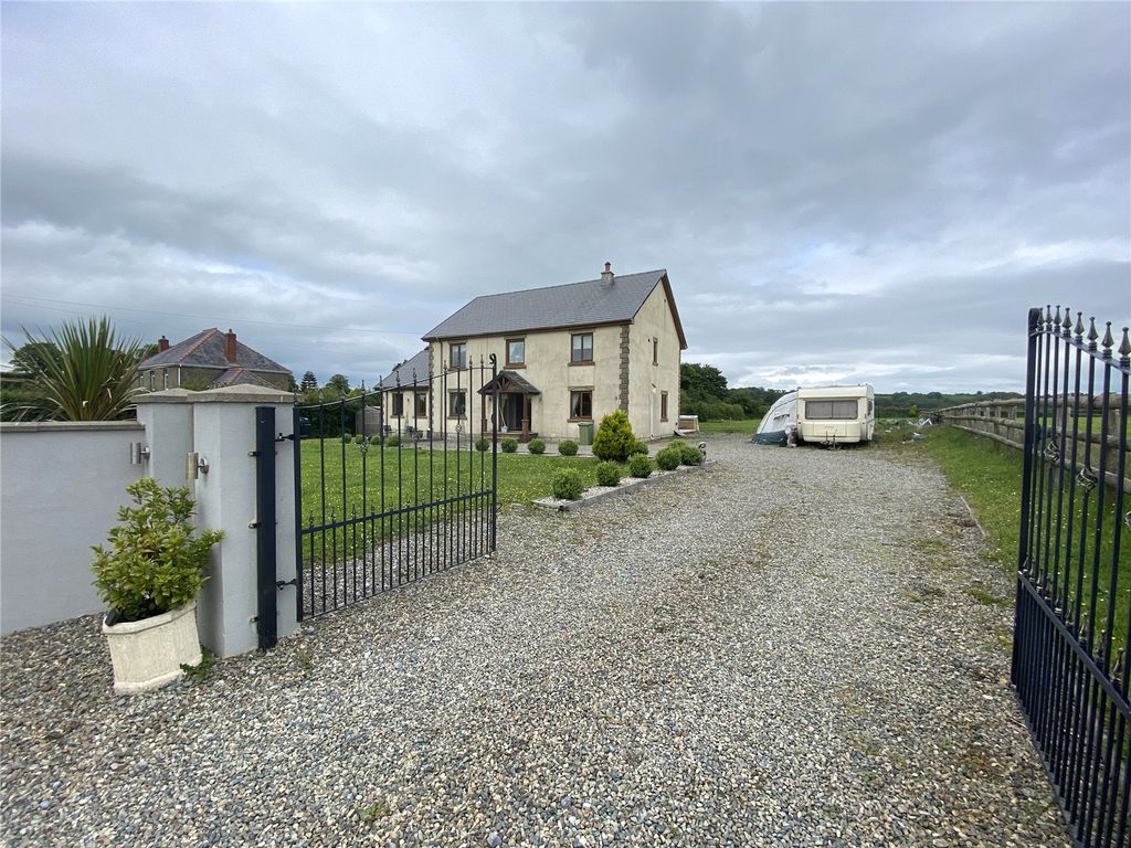4 bed detached house for sale in Penybont, Carmarthen, Carmarthenshire SA33, £350,000
