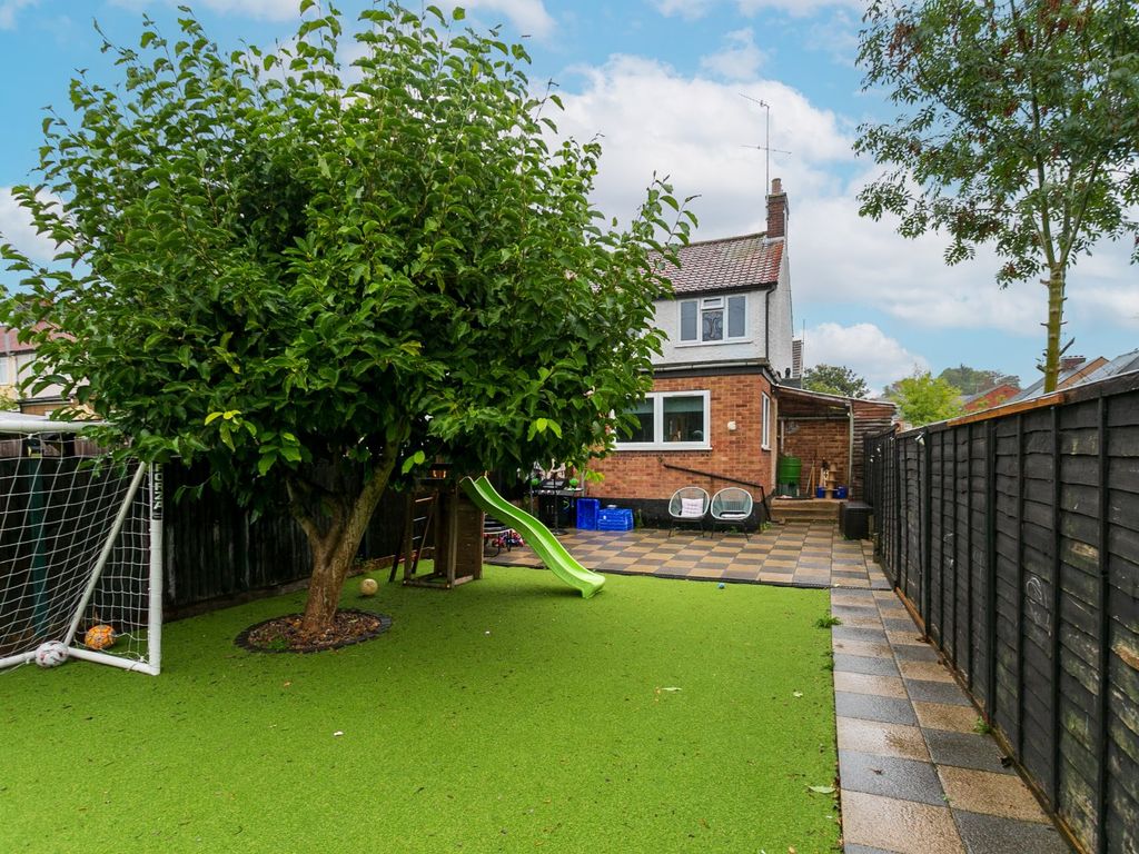 3 bed end terrace house for sale in Ashdon Road, Bushey, Hertfordshire WD23, £435,000