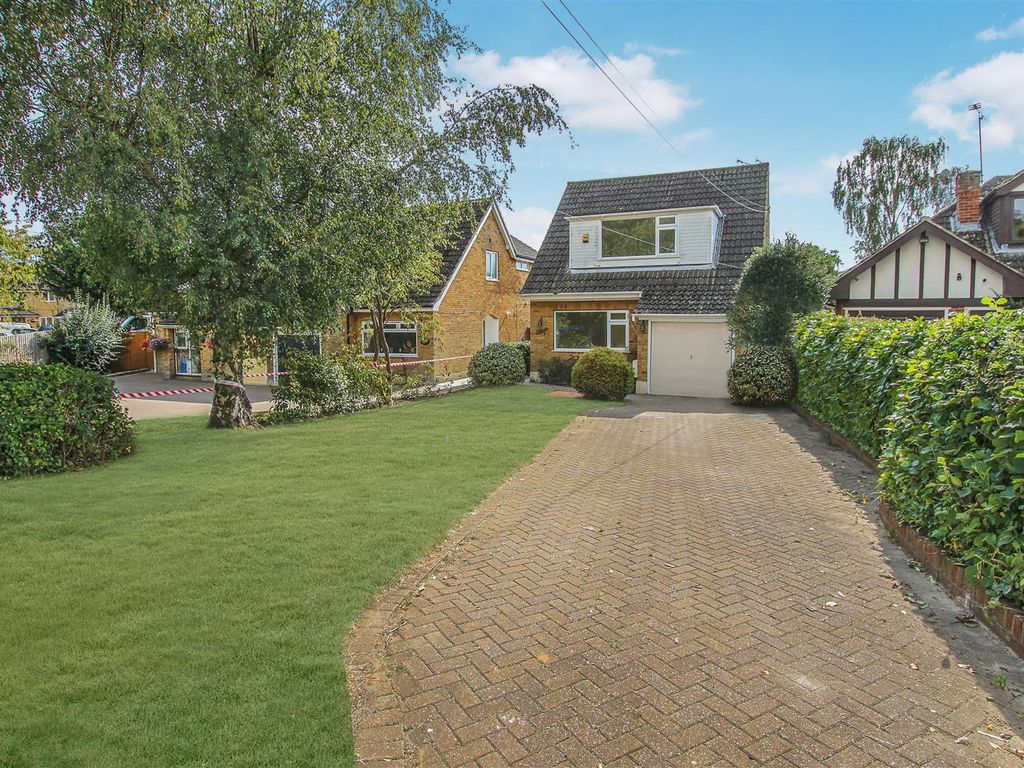 3 bed detached house for sale in Outings Lane, Doddinghurst, Brentwood CM15, £550,000