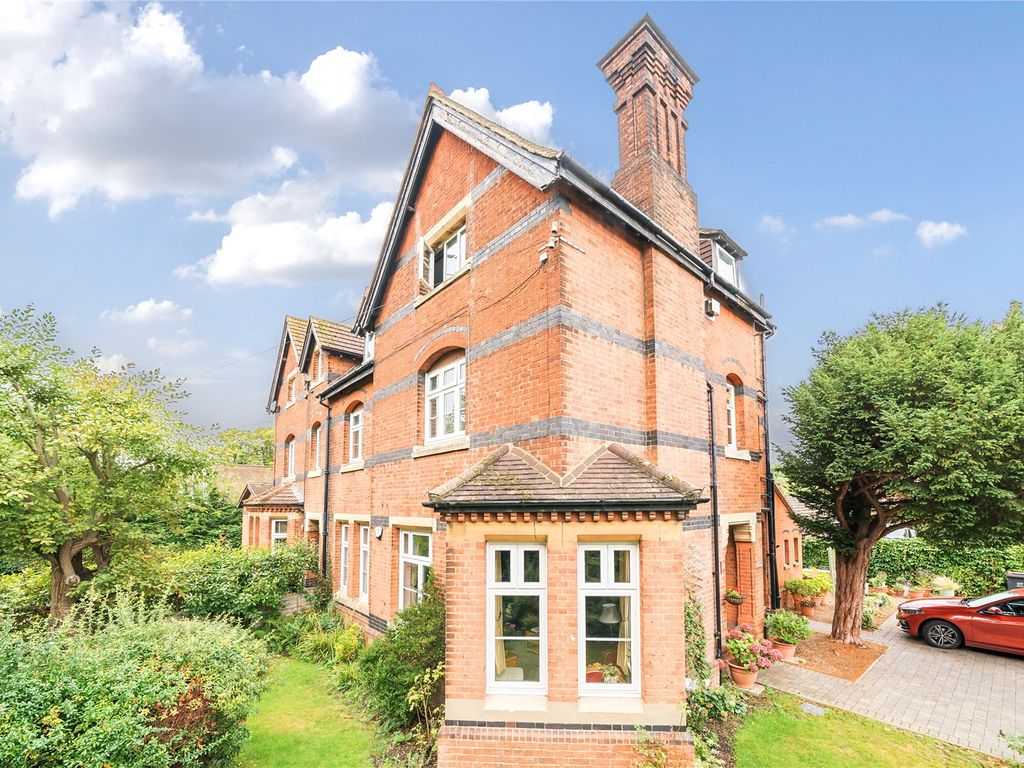 2 bed flat for sale in Arnside, Empress Drive, Willow Grove, Chislehurst BR7, £380,000