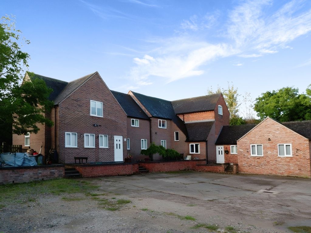 7 bed farmhouse for sale in No Mans Heath Lane, Austrey, Atherstone CV9, £800,000