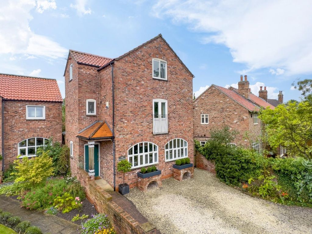 5 bed detached house for sale in Orchard Garth, Copmanthorpe, York YO23, £750,000