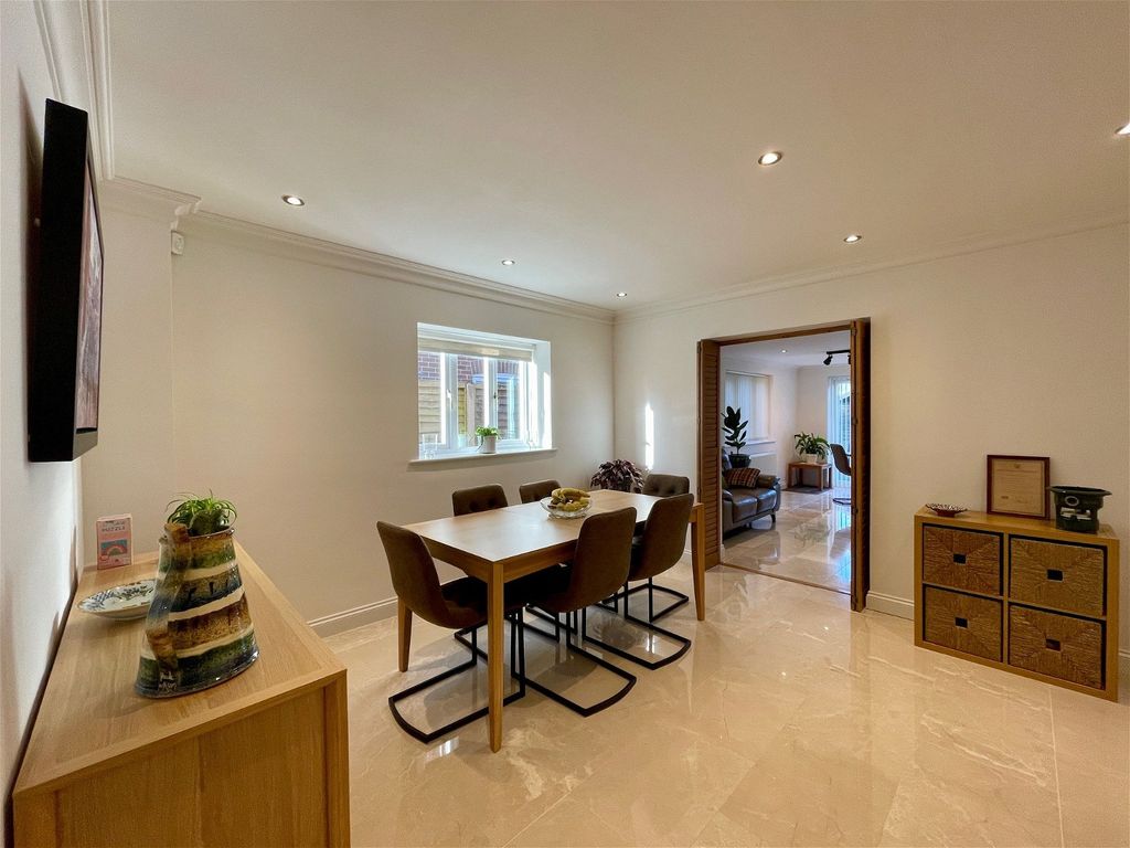 4 bed detached house for sale in Broad Lane, Upper Bucklebury, Reading RG7, £875,000
